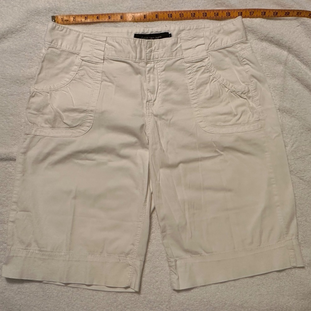 Calvin Klein Jeans Shorts White Cotton Spandex 11” Inseam Sz 10